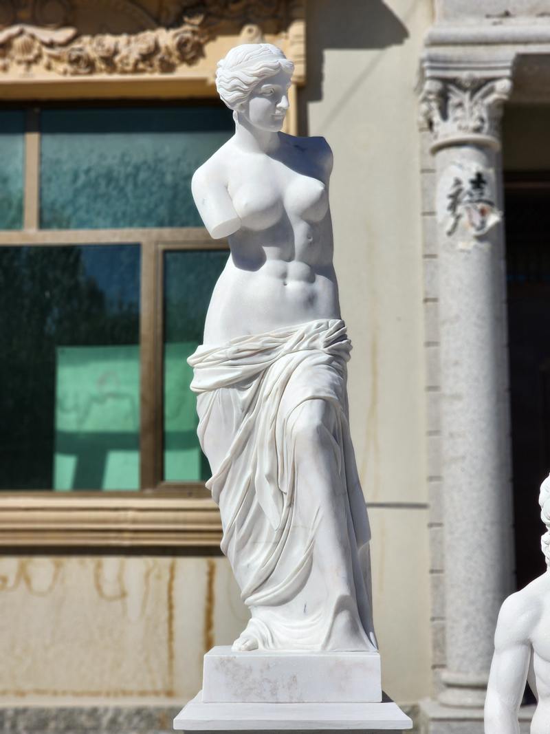 Venus de Milo sculpture2