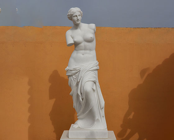 Broken-Arm-Venus-Sculpture2