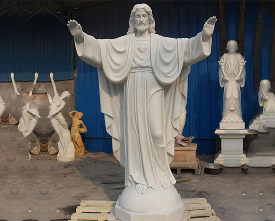 Jesus-statue