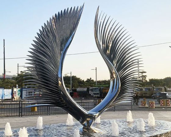 STAINLESS-STEEL-SCULPTURE