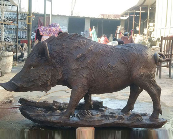 Wild-Boar-Sculptures