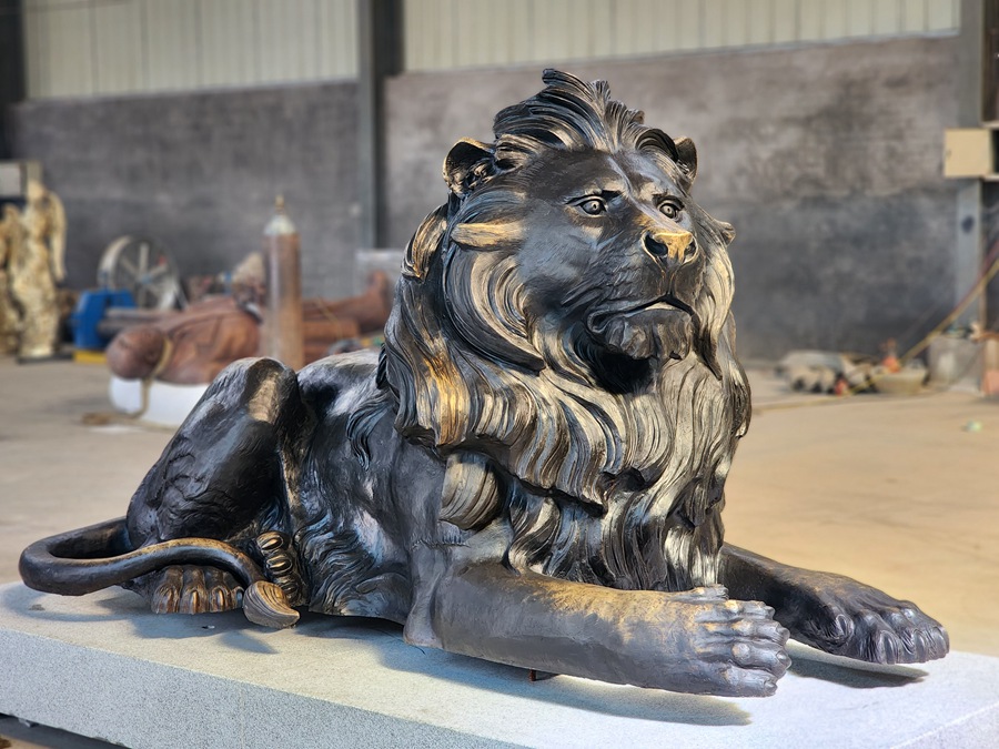 bronze lion statue (5)