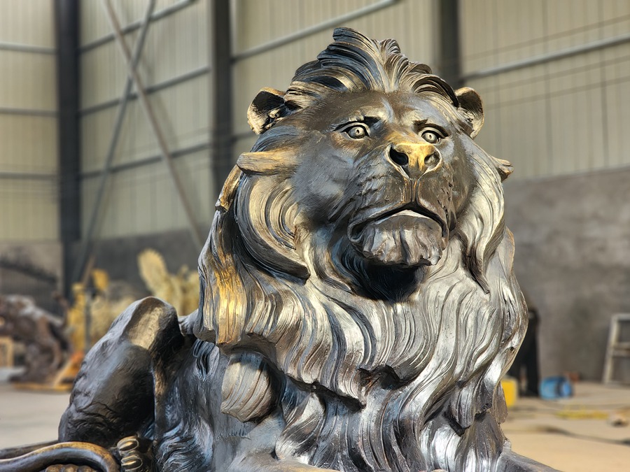 bronze lion statue (6)