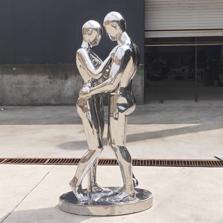 burning man couple sculpture (2)