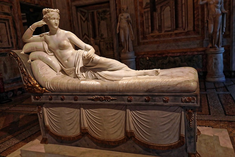 marble Pauline Bonaparte as Venus Victics (3)