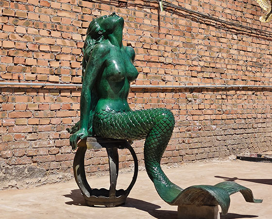 mermaid-statue
