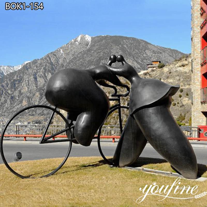 Grosse Femme Bronze Fat Lady Bicycle Sculpture Modern Decor for Sale