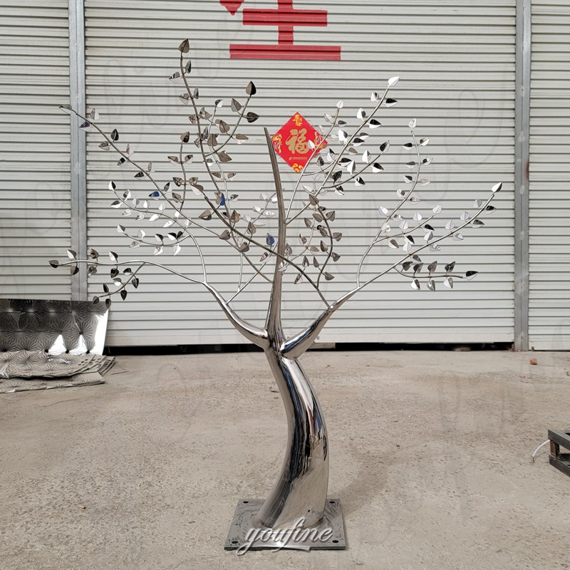 tree sculpture with leaf