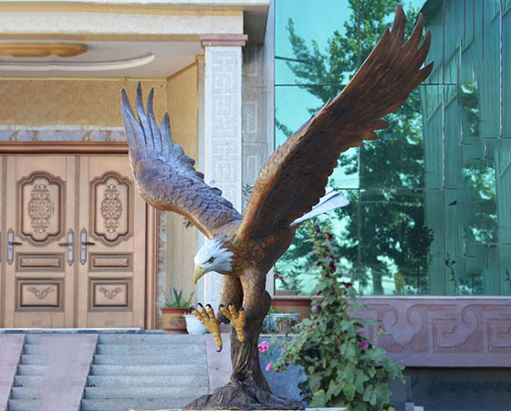 bronze eagle sculpture (8)