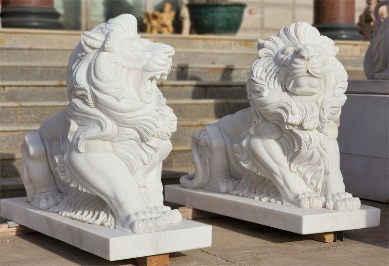 lion statue