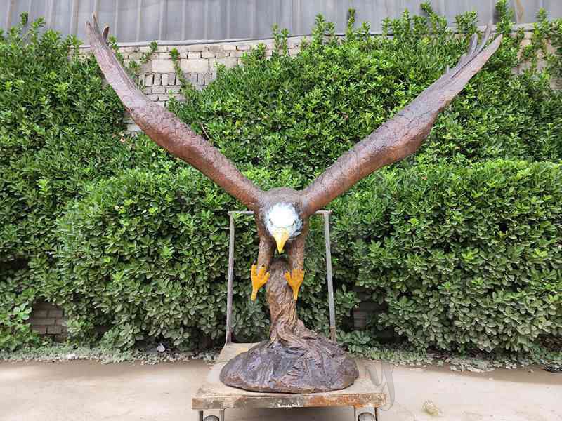 bronze eagle statue (1)