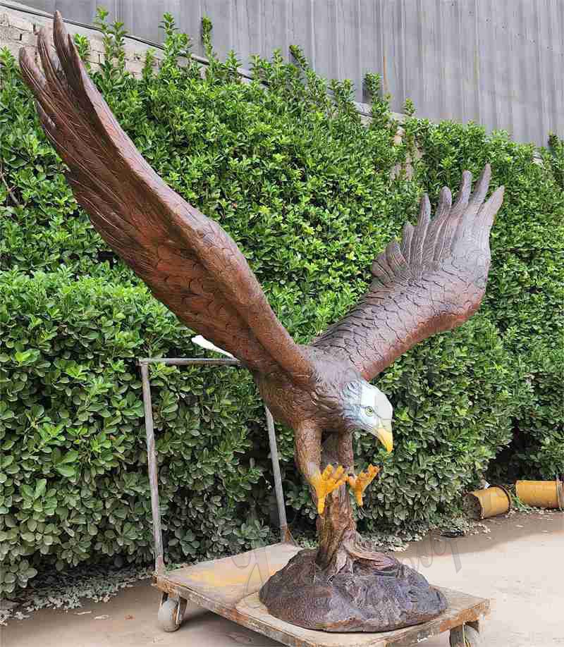 bronze eagle statue (2)