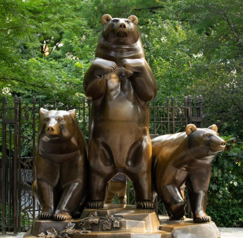 Group-of-Bears-sculpture