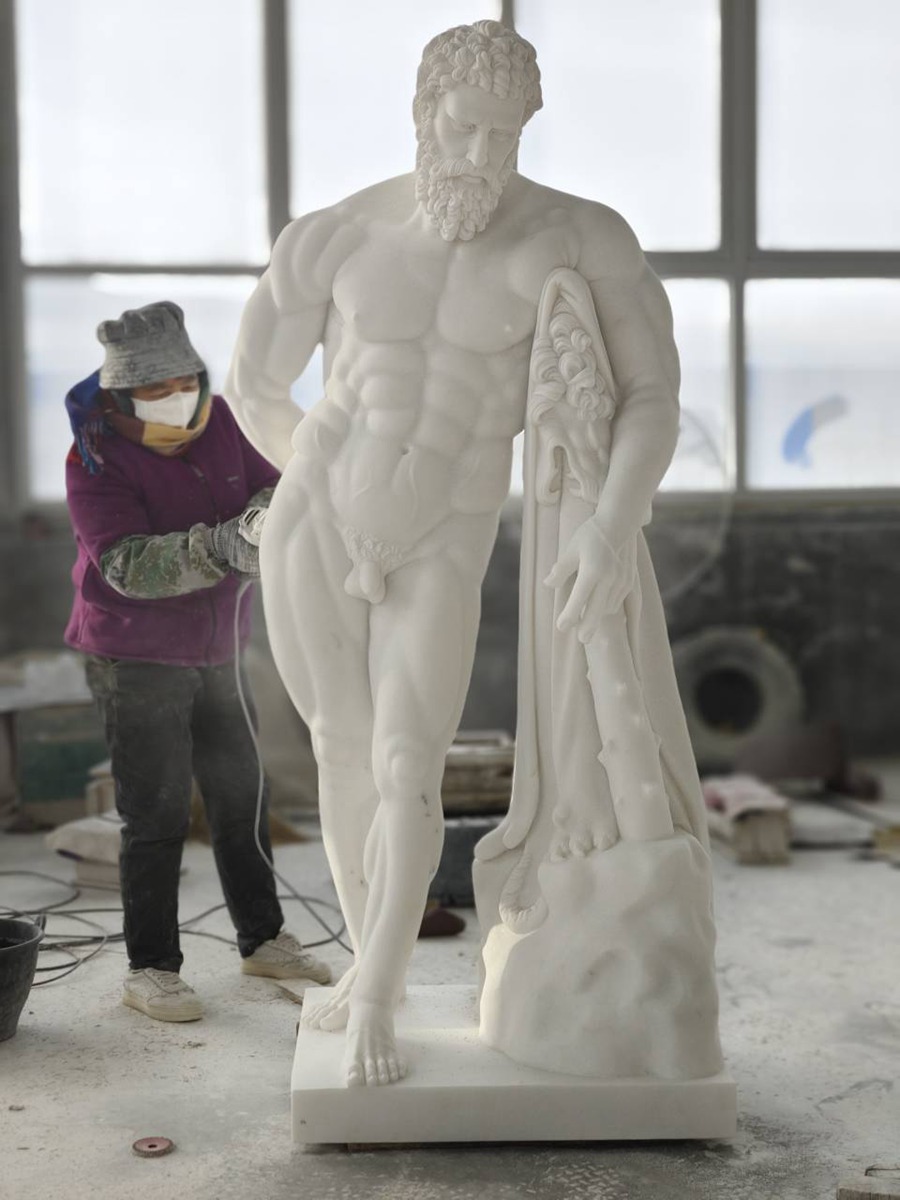 Farnese Hercules statue (1)