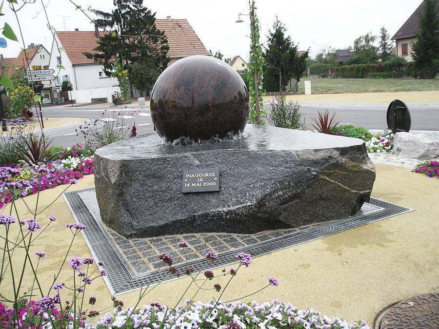 Floating Sphere Fountain (13)