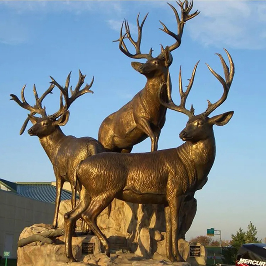 Reindeer sculpture