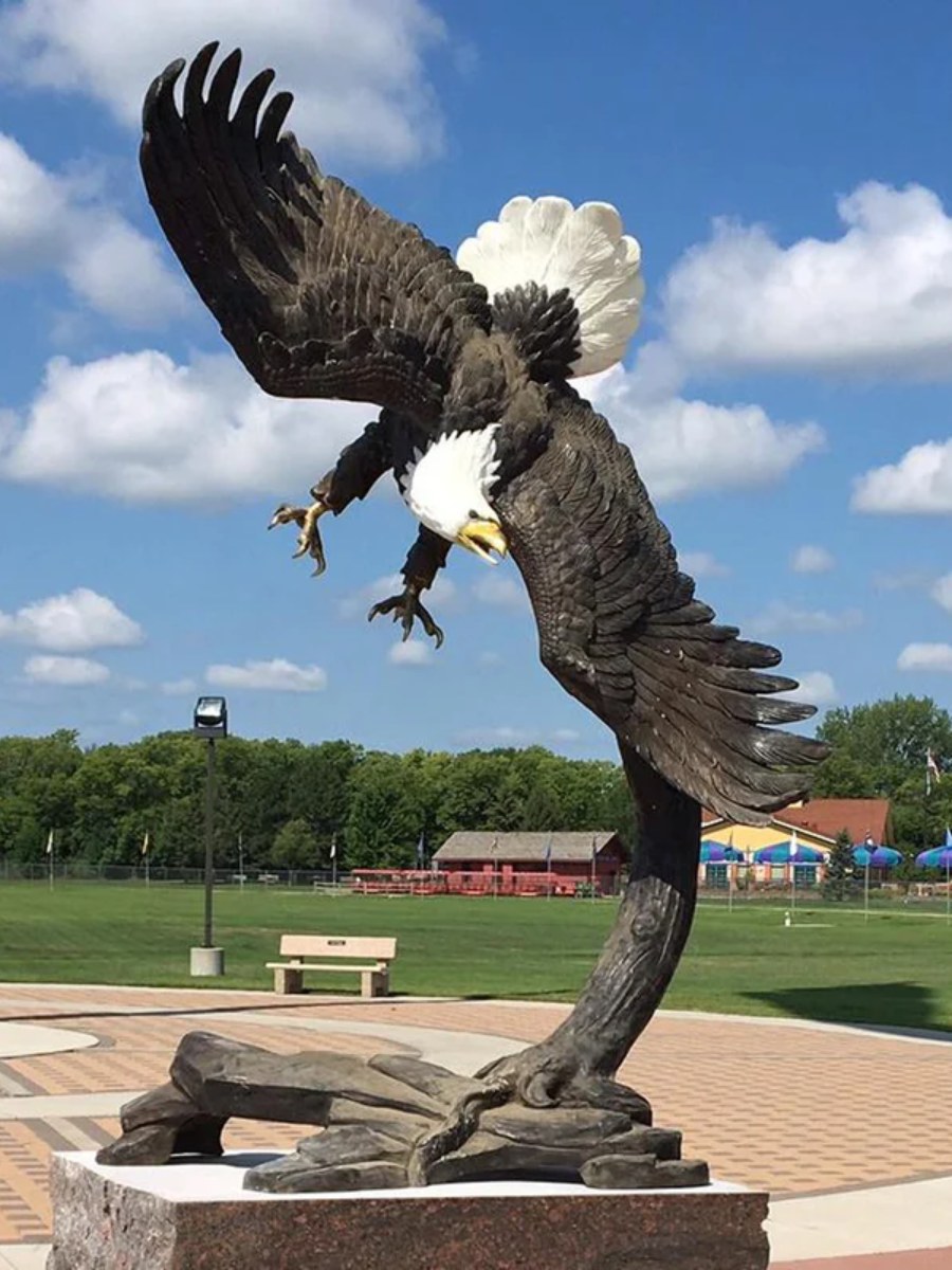 bald eagle statue