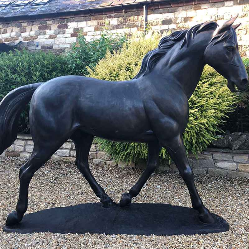 bronze horse sculpture