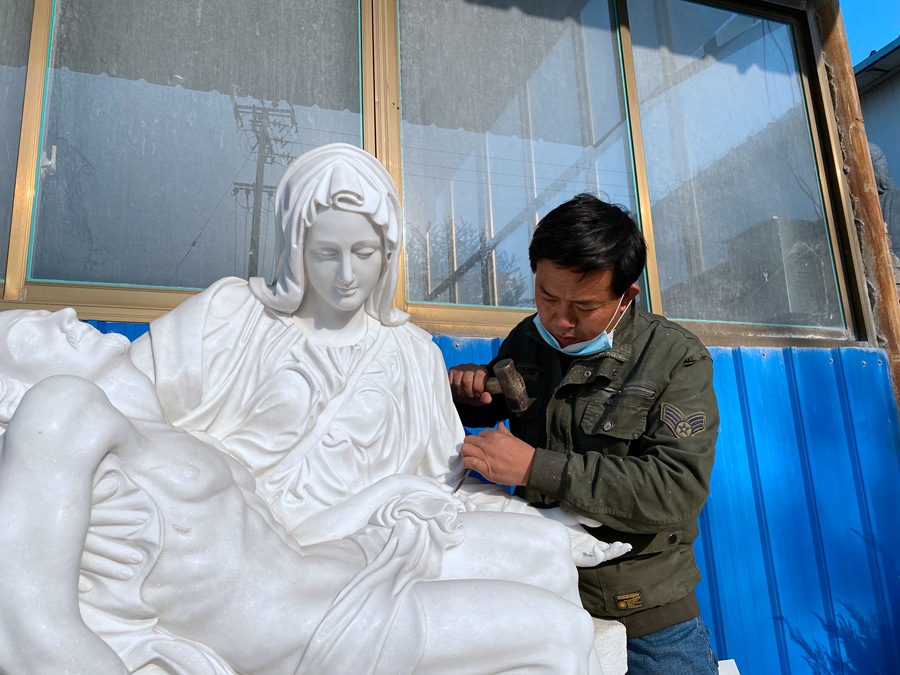 marble St. Anthony statue outdoor (5)