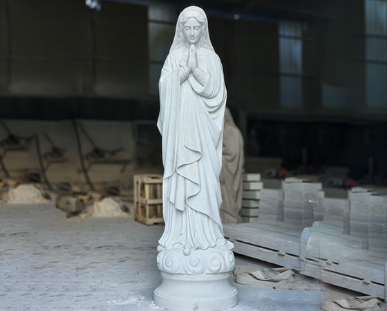 pray virgin mary statue (4)