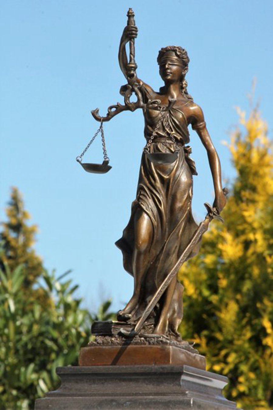 bronze Lady Justice statue