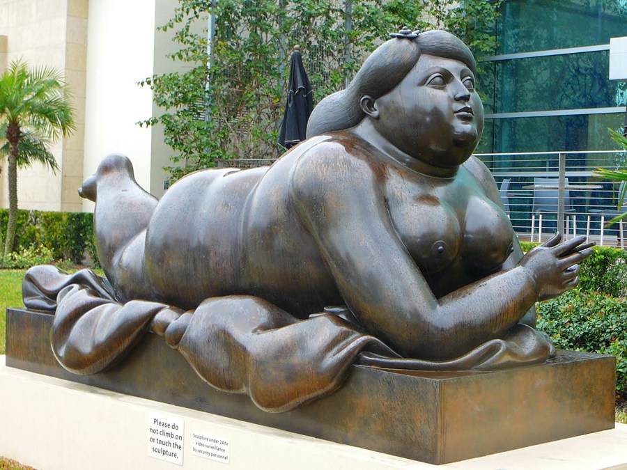 bronze fat woman sculpture (2)