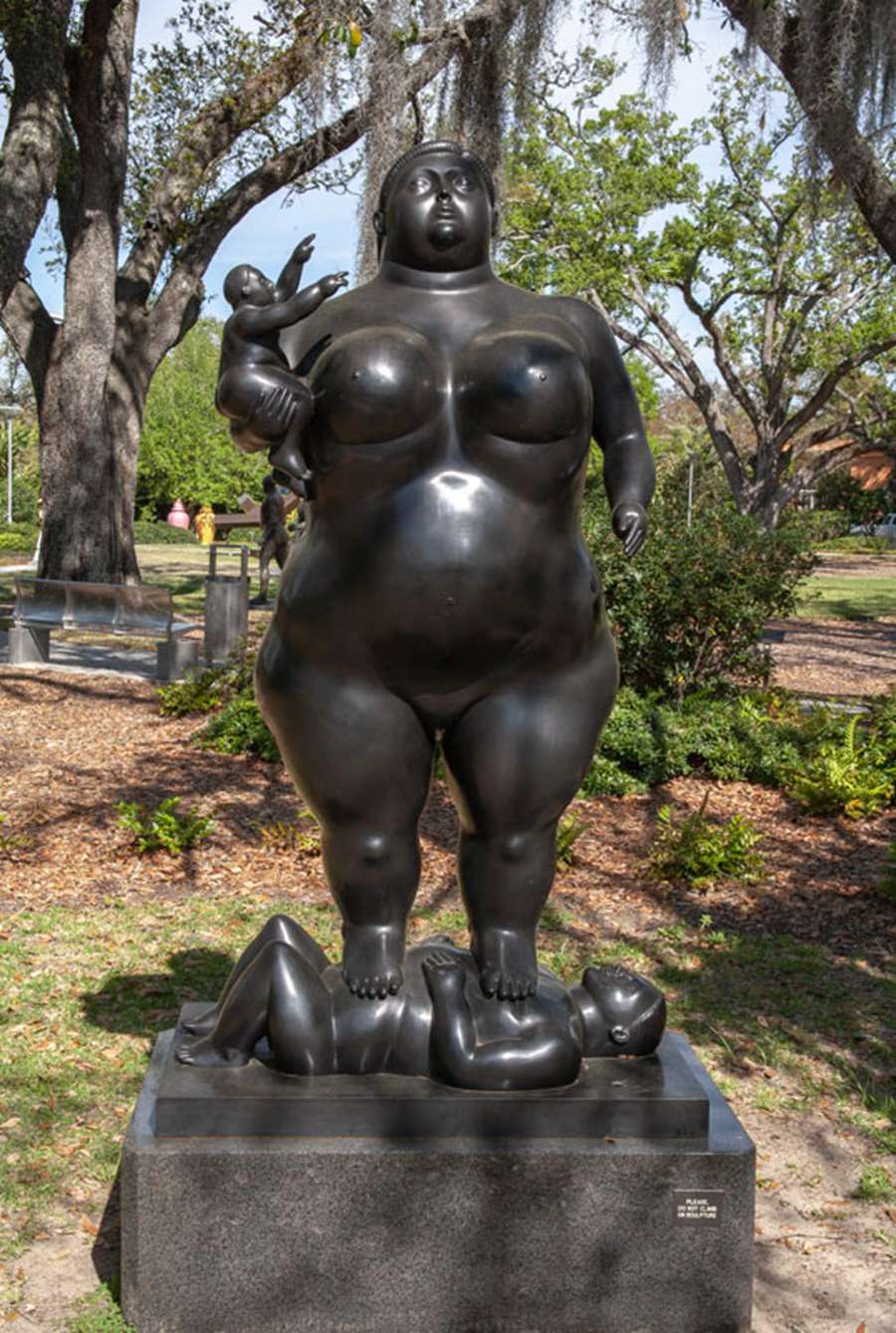 bronze fat woman statue (2)