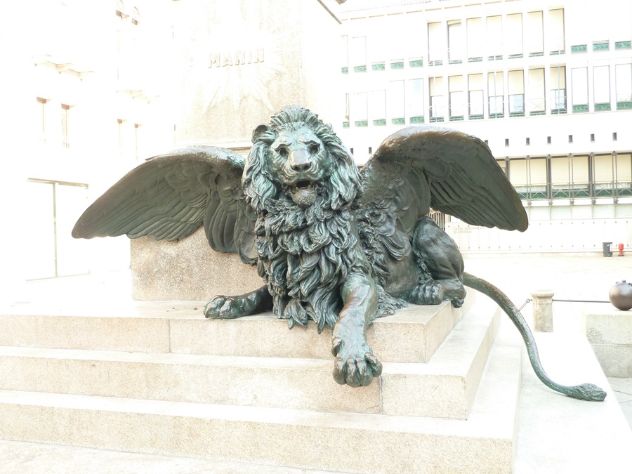 bronze winged lion statue (2)