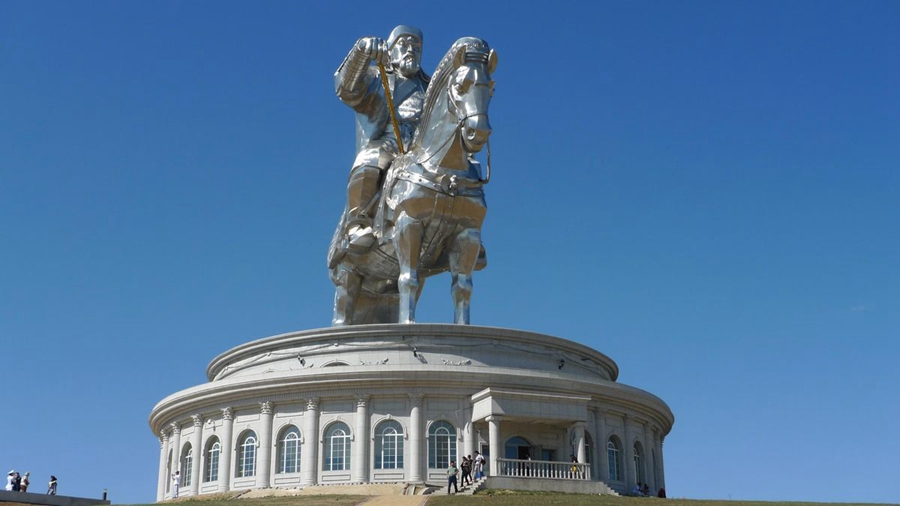 large stainless steel monument (2)