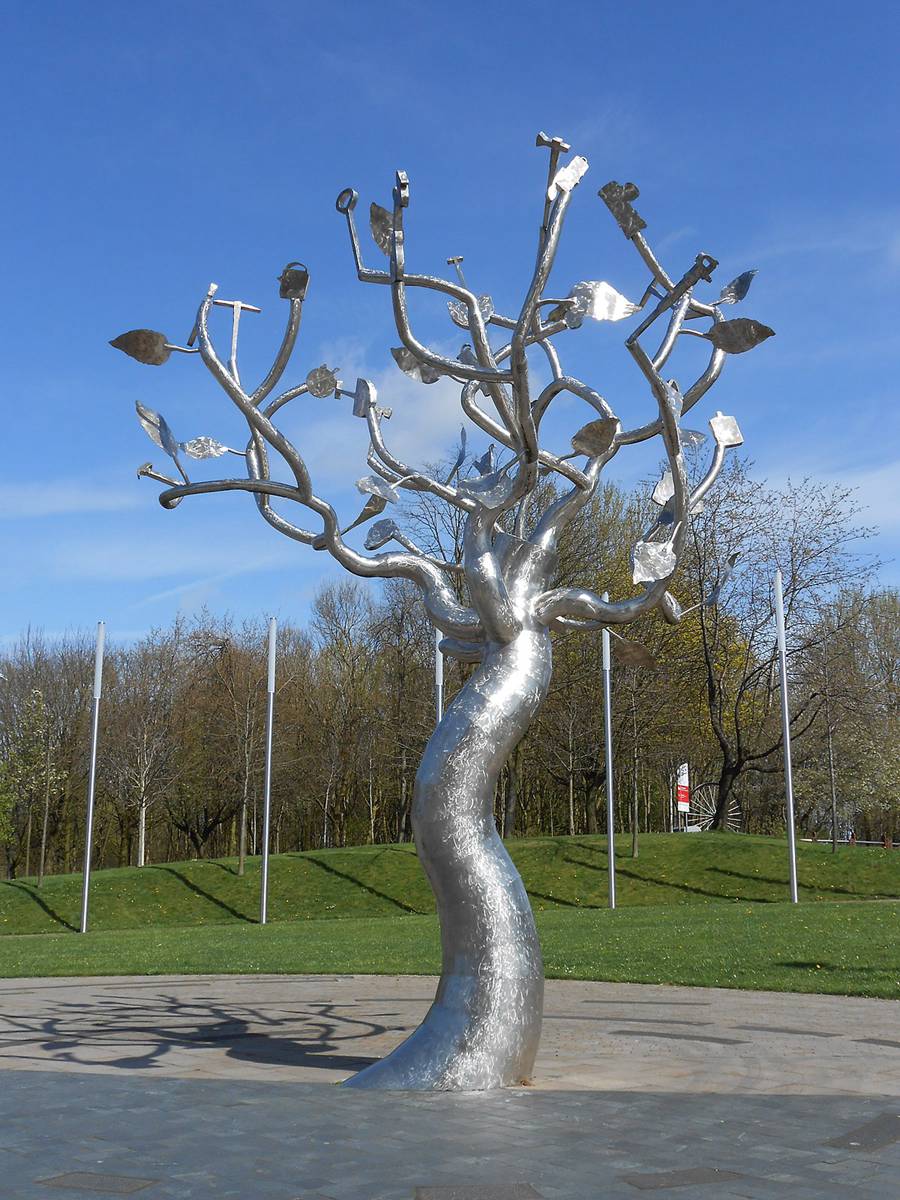 metal tree (2)