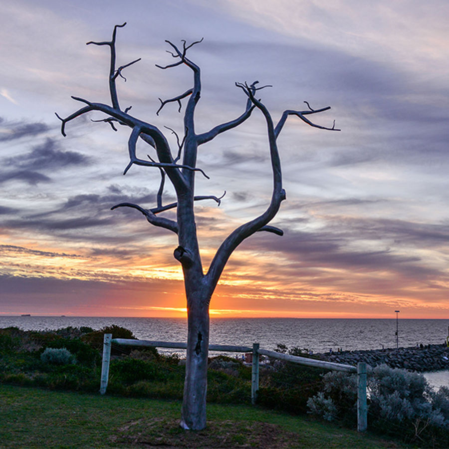 metal tree sculpture