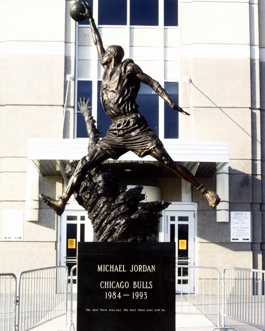 Michael Jordan statue (2)