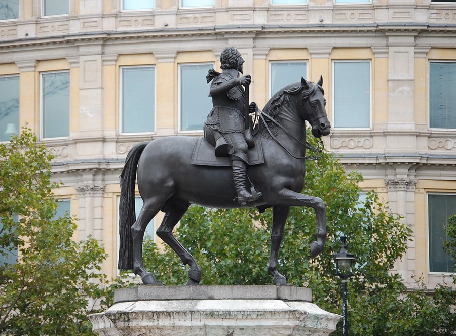 famous bronze houseman statue (10)