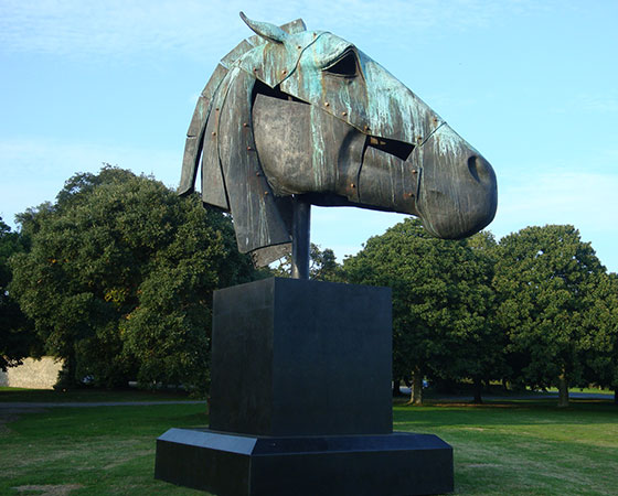 horse head sculpture (2)