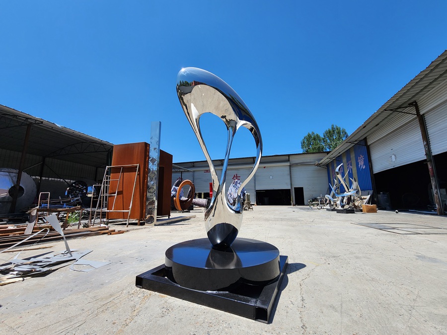stainless steel abstract sculpture (3)