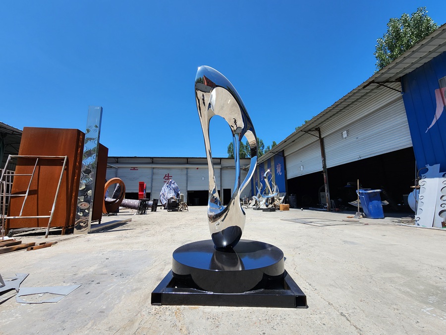 stainless steel abstract sculpture (4)
