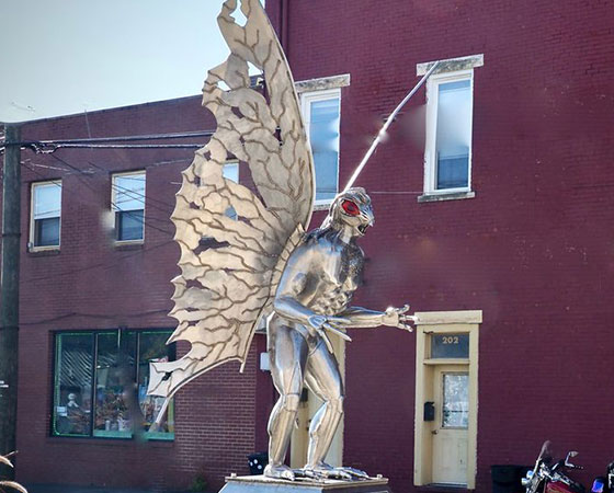 Mothman statue replica (3)