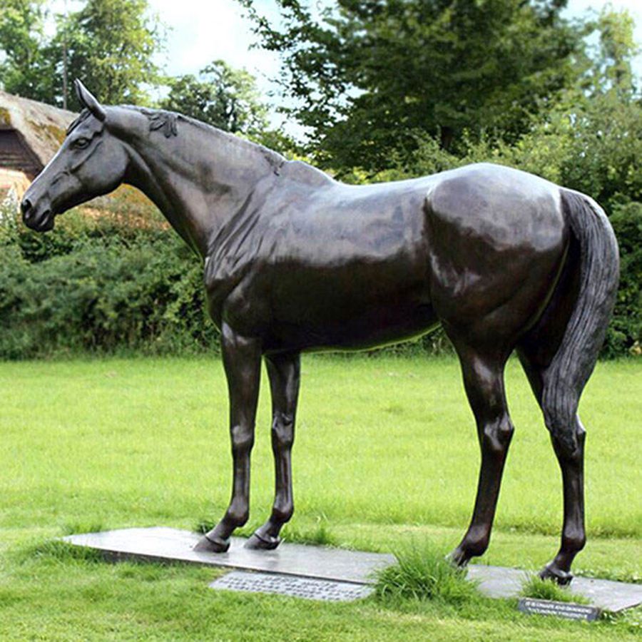 black horse statue (1)