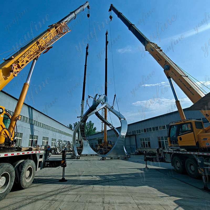 installation of large outdoor metal sculptures (3)