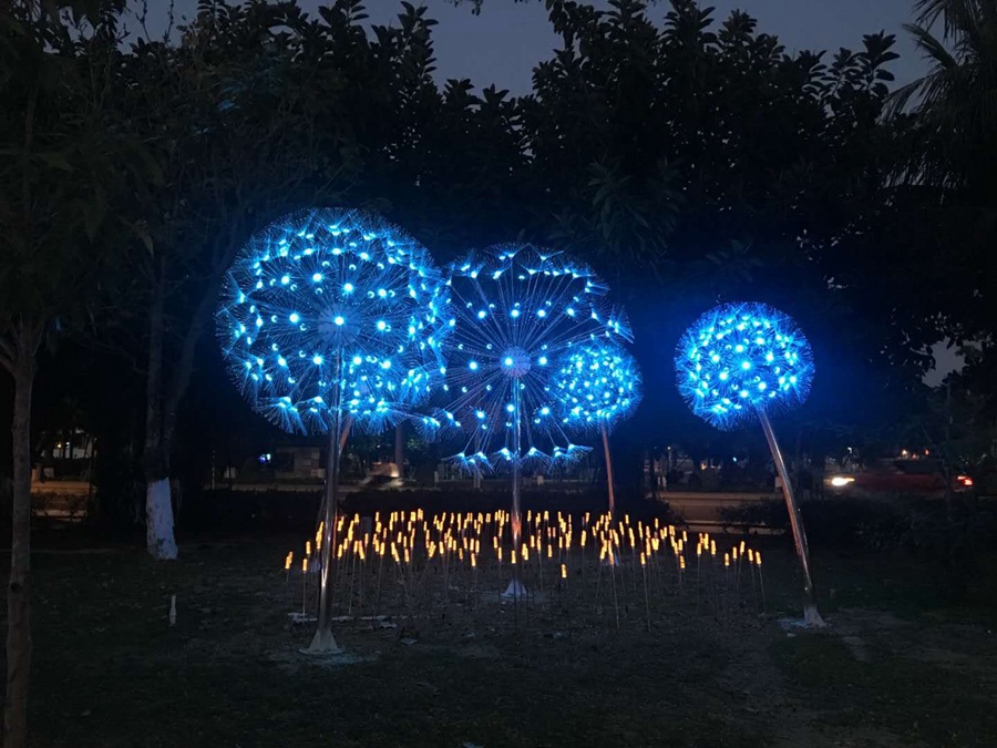 metal dandelion sculpture (2)