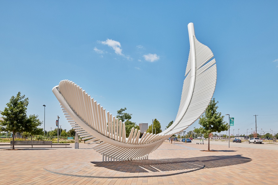 metal feather sculpture (2)