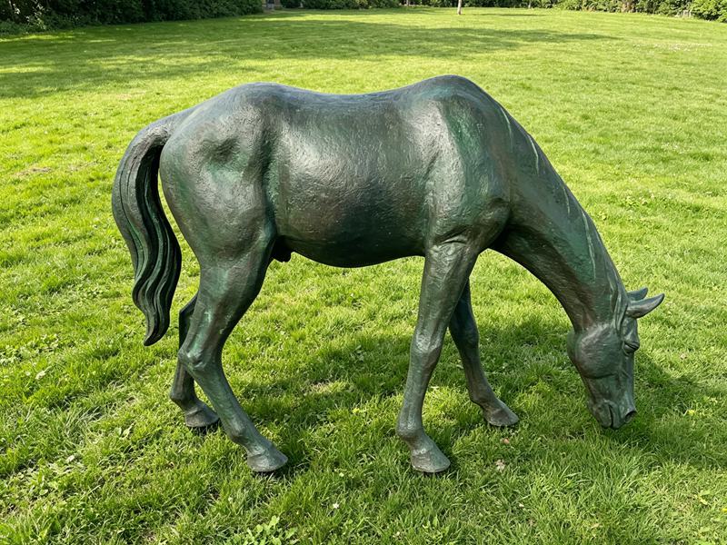 bronze-Grazing-Horse-Statue