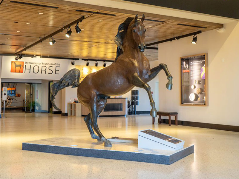 horse-statue-in-museum