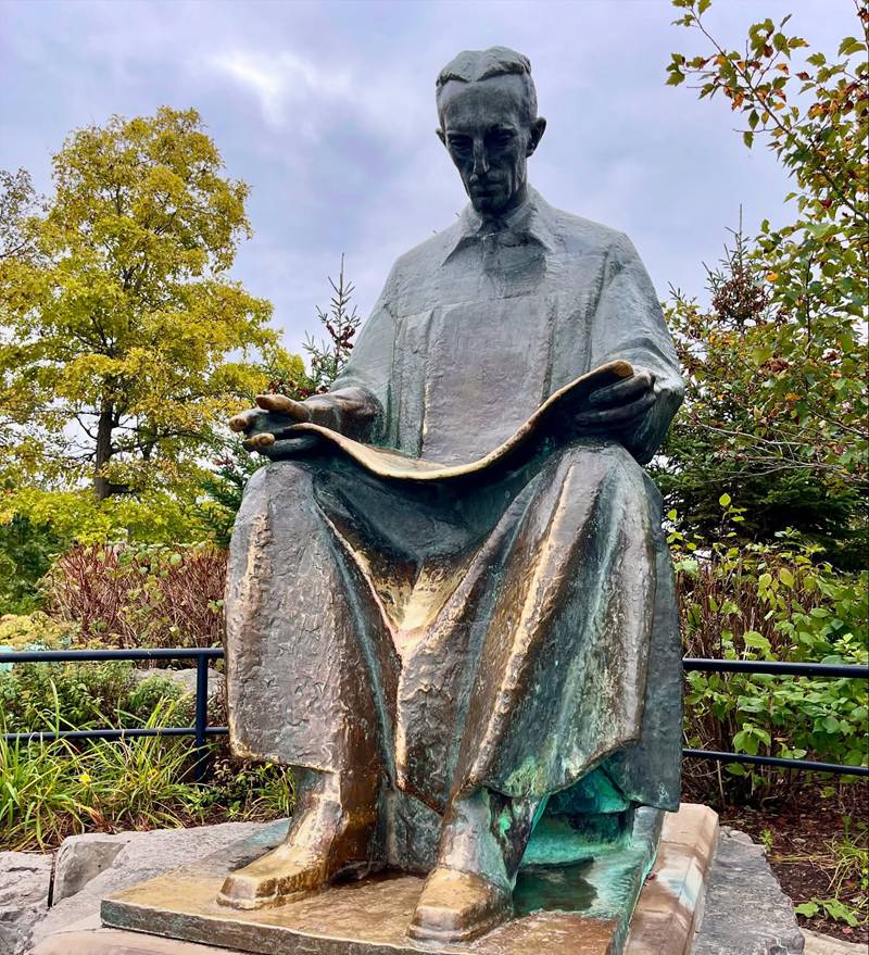 famous Nikola Tesla Statue