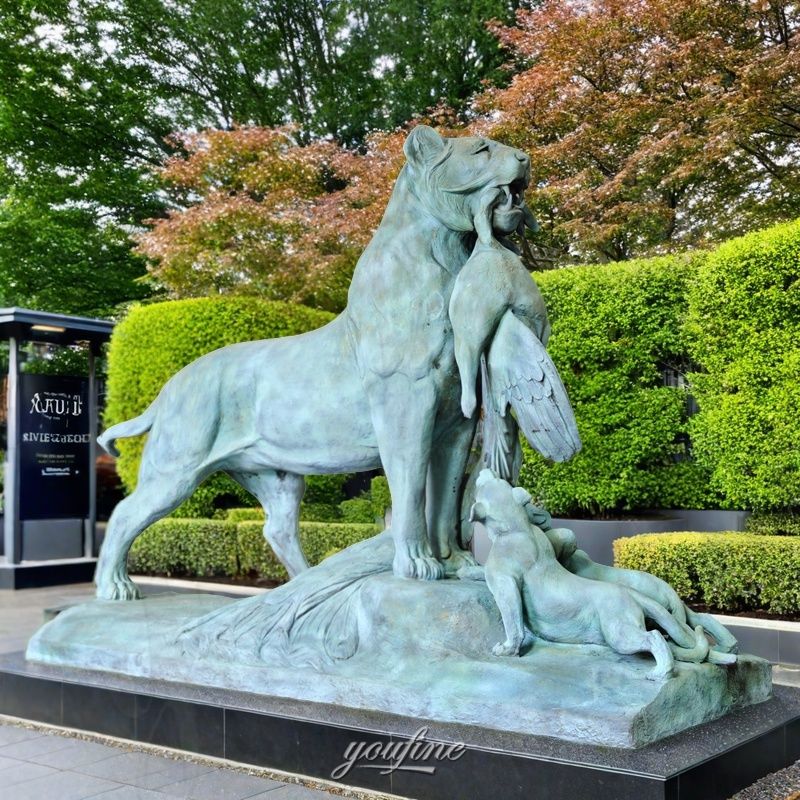 life size lion and lamb statue