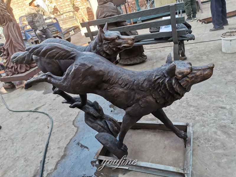 bronze of outdoor wolf statue