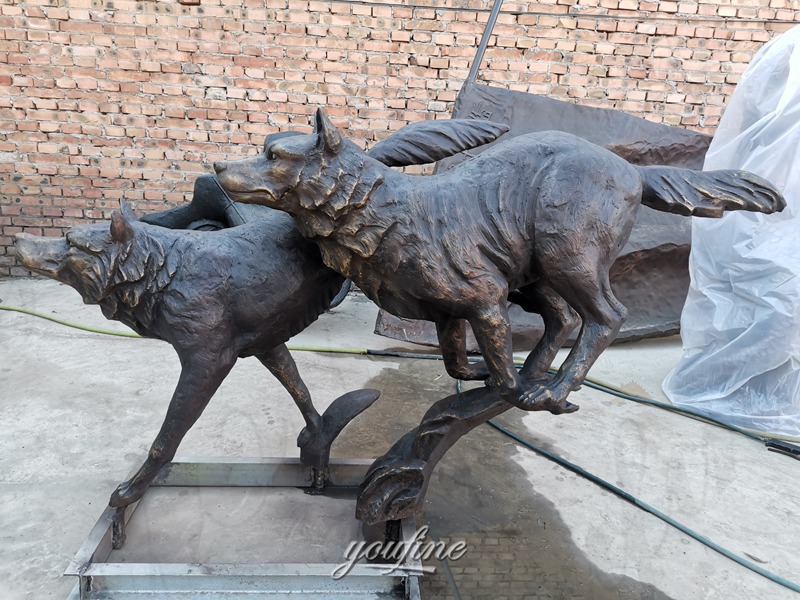 bronze outdoor wolf statue