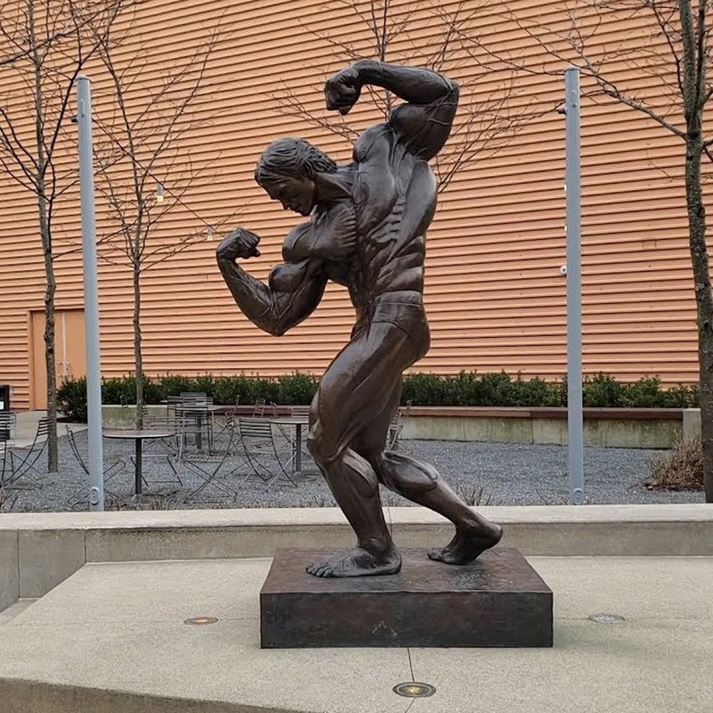 arnold-statue