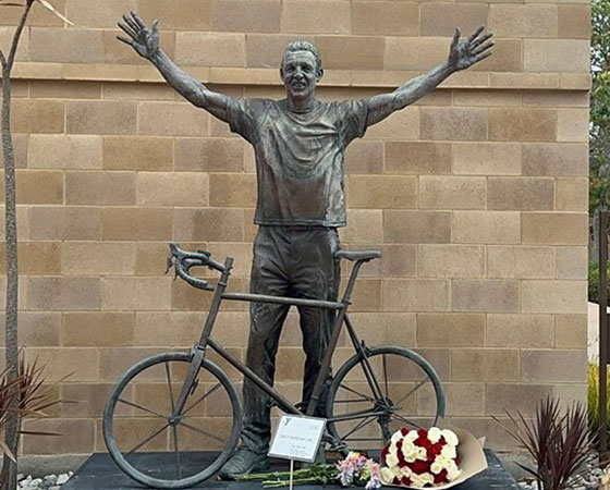 Bill Walton statue