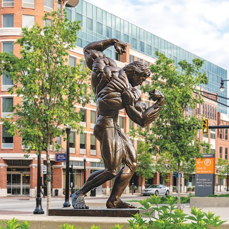 bronze-arnold-statue